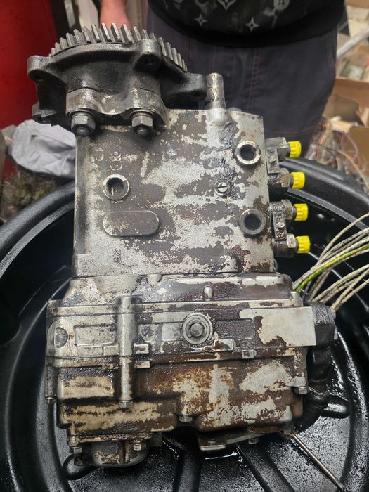 Pompa wtryskowa ZEXEL do koparki silnik isuzu