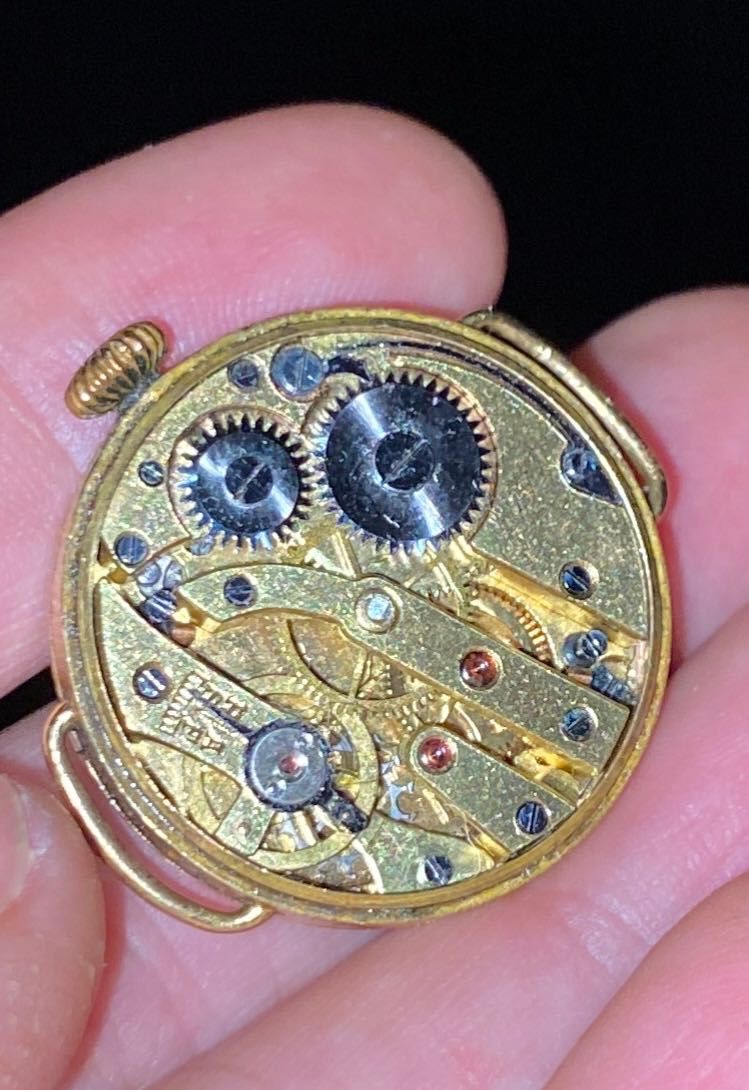 Relógio antigo mecânico