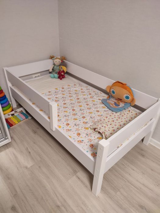 Ліжко дитяче біле з матрасом (нове)