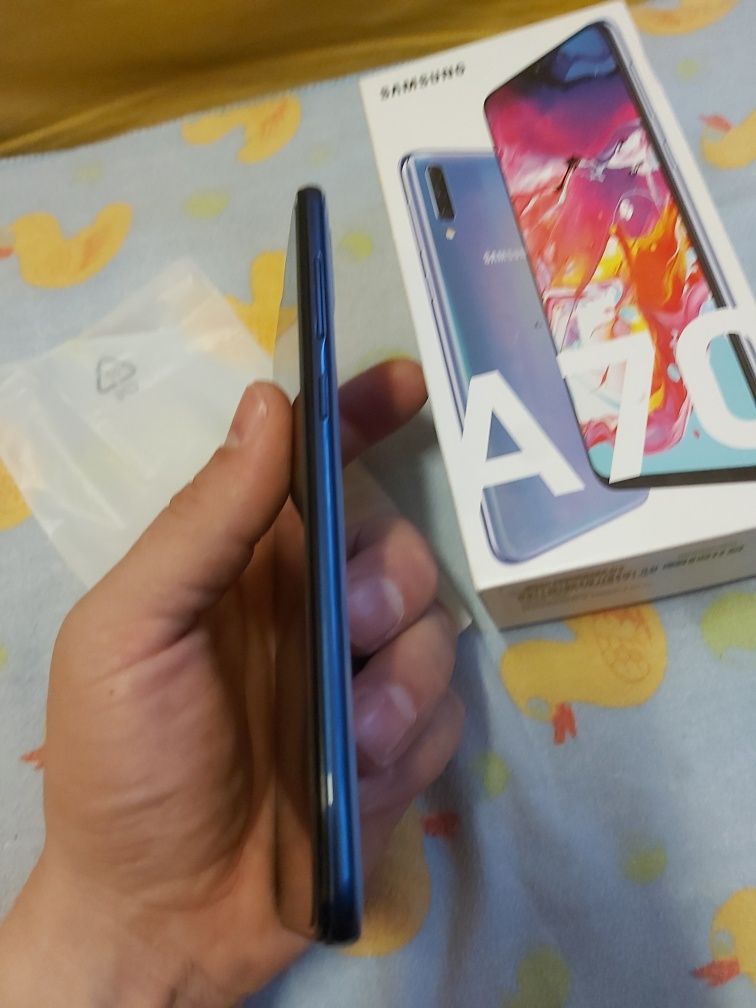 Samsung a70 6/128gb