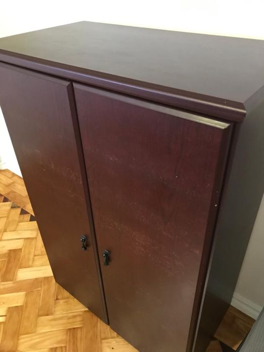 Movel com prateleiras