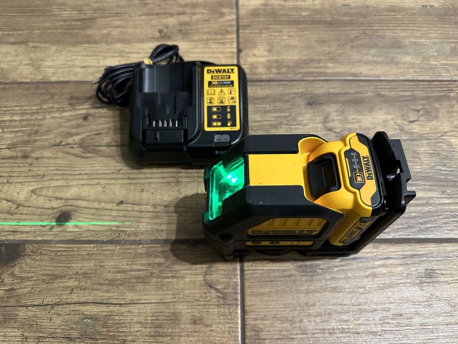 Zielony laser krzyżowy DeWalt DCE088G + 2AH + ładowarka - 2021