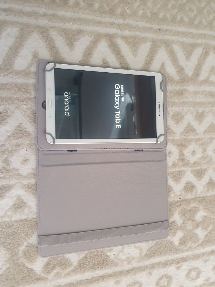 Tablet Samsung Tab E – 8GB com capacidade - Negociável