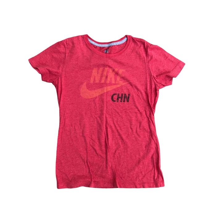 Червона футболка Nike