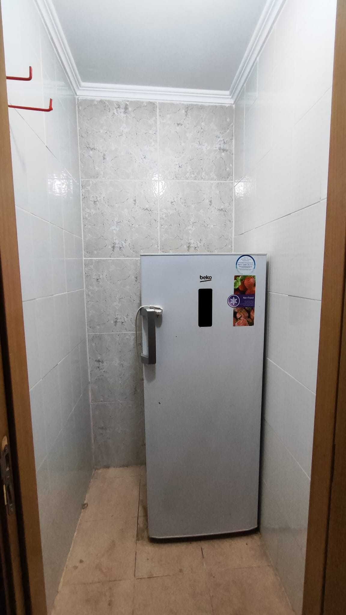 CASCAIS - Arrenda-se apartamento T1 com terraço e aquecimento central