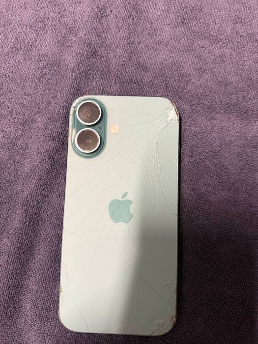 Продам Iphone 16