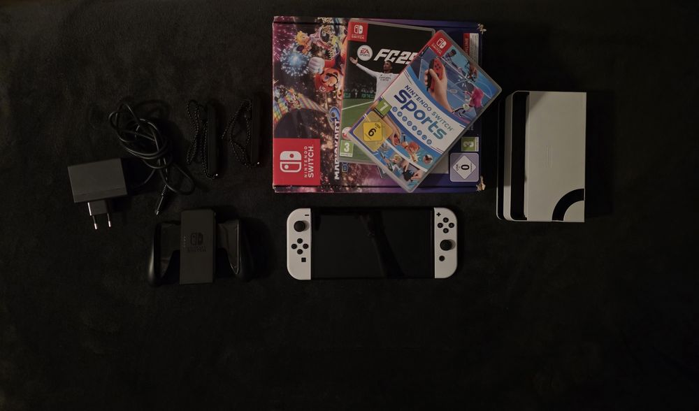 Nintendo Switch Oled Mario Deluxe Edition + gry