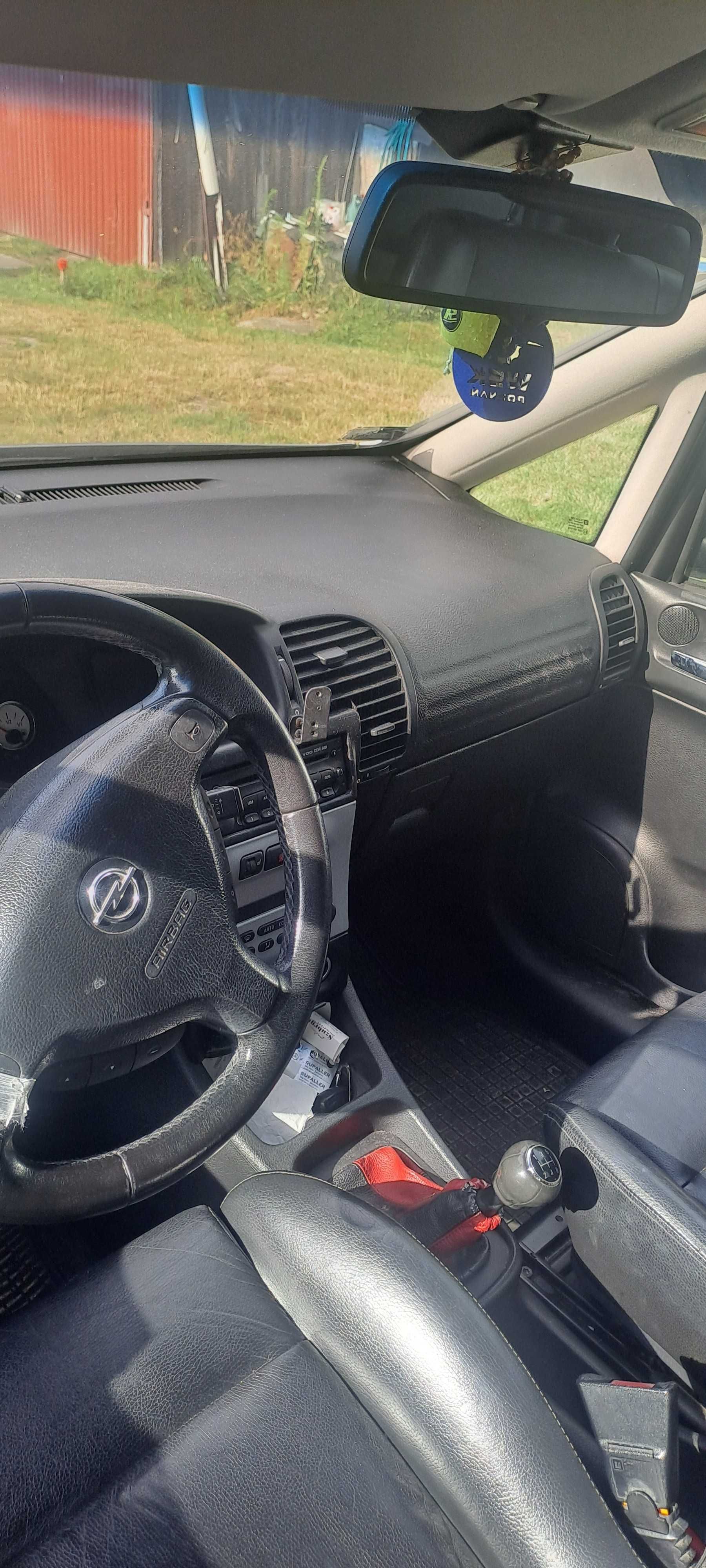 Opel Zafira 2.2 LPG  7-osobowy / Uszkodzony