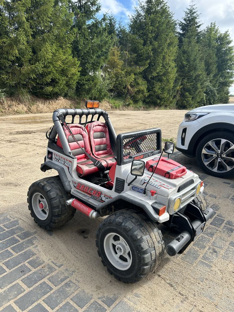 Samochód na akumulator Peg Perego