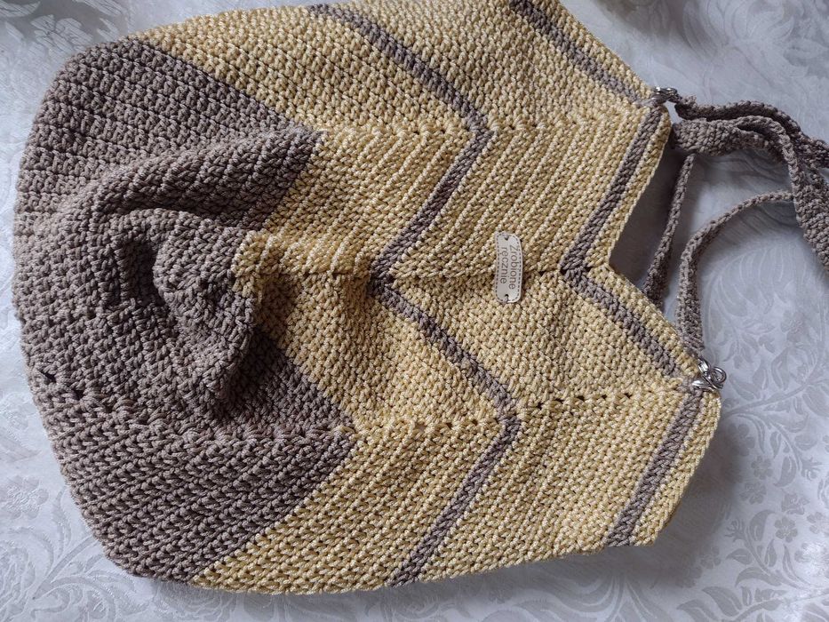 Torebka robiona na szydełku