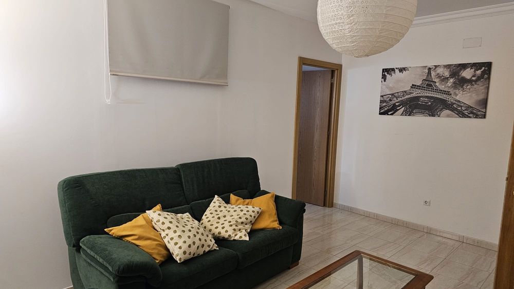 Aluga quarto solteiro no centro do Montijo