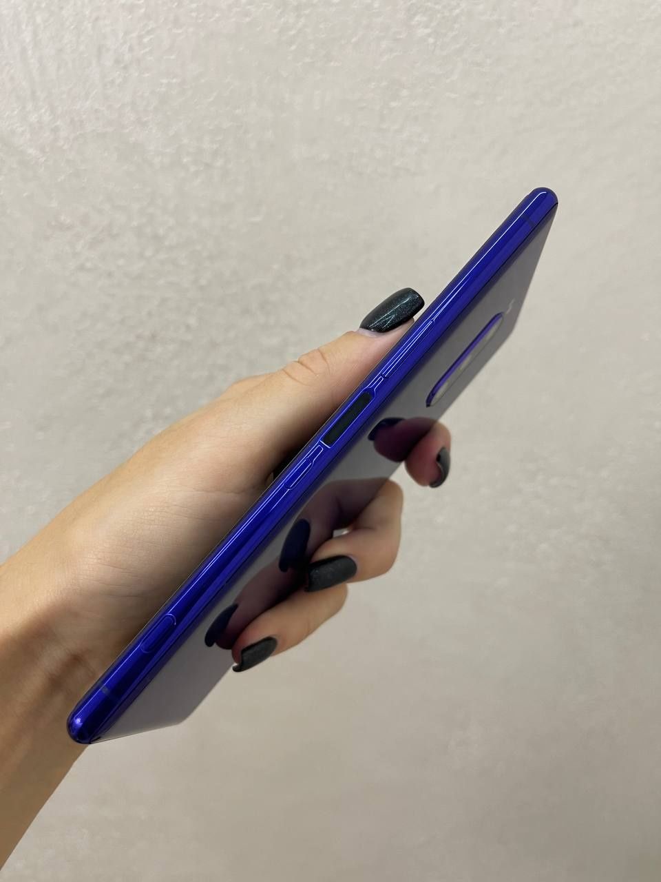 Смартфон Sony Xperia 1 SOV40 6/64 Gb 1Sim+microSD