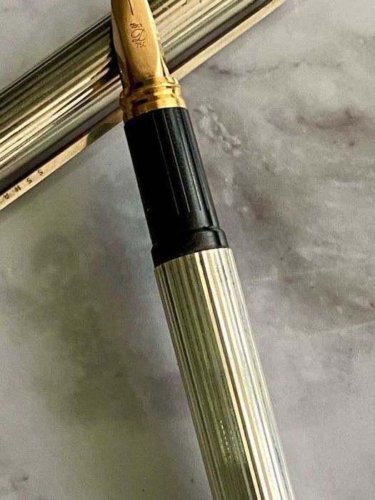 Caneta ST Dupont Bico de Ouro Sólido 18 Quilates