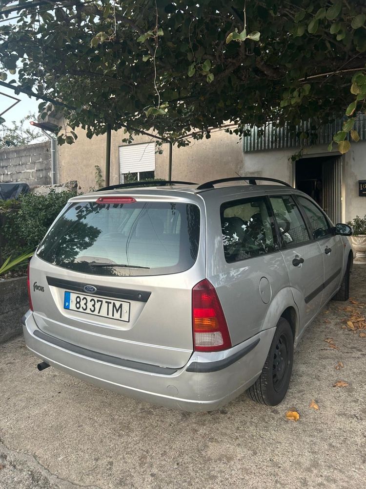 Ford Focus 1.4 gasolina 199000