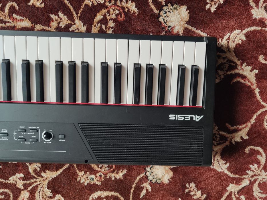 Цифрове піано Alesis Recital 61 як нове