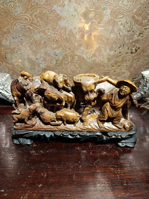 Grupo escultórico pedra-sabão China Dinastia Qing XIX tamarindo 17 cm