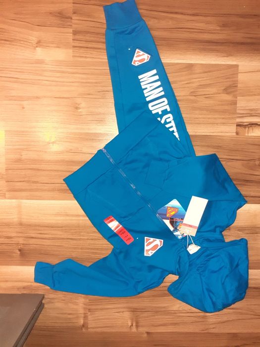 Dres spodnie dresowe bluza dresowa Superman 110 NOWY