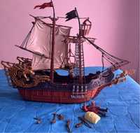 Brinquedo navio pirata