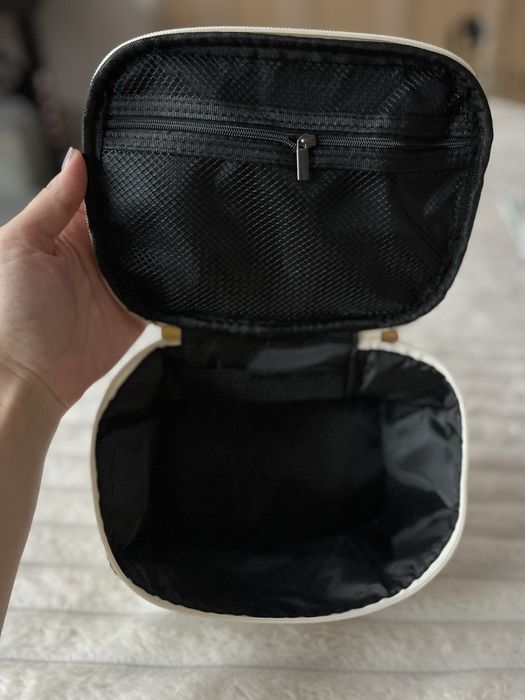 Kosmetyczka damska w kratę z przegrodami, NOWA