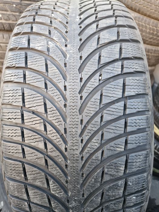 Шина гума 255 55 18 мішелін