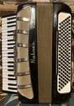 Akordeon Hohner Pirola IV P 120 Basów 4-chórowy 9-3 registry