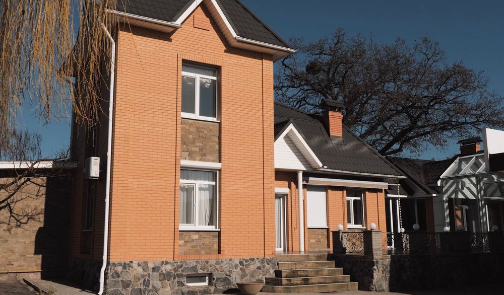 Продам будинок, вул. Берегова