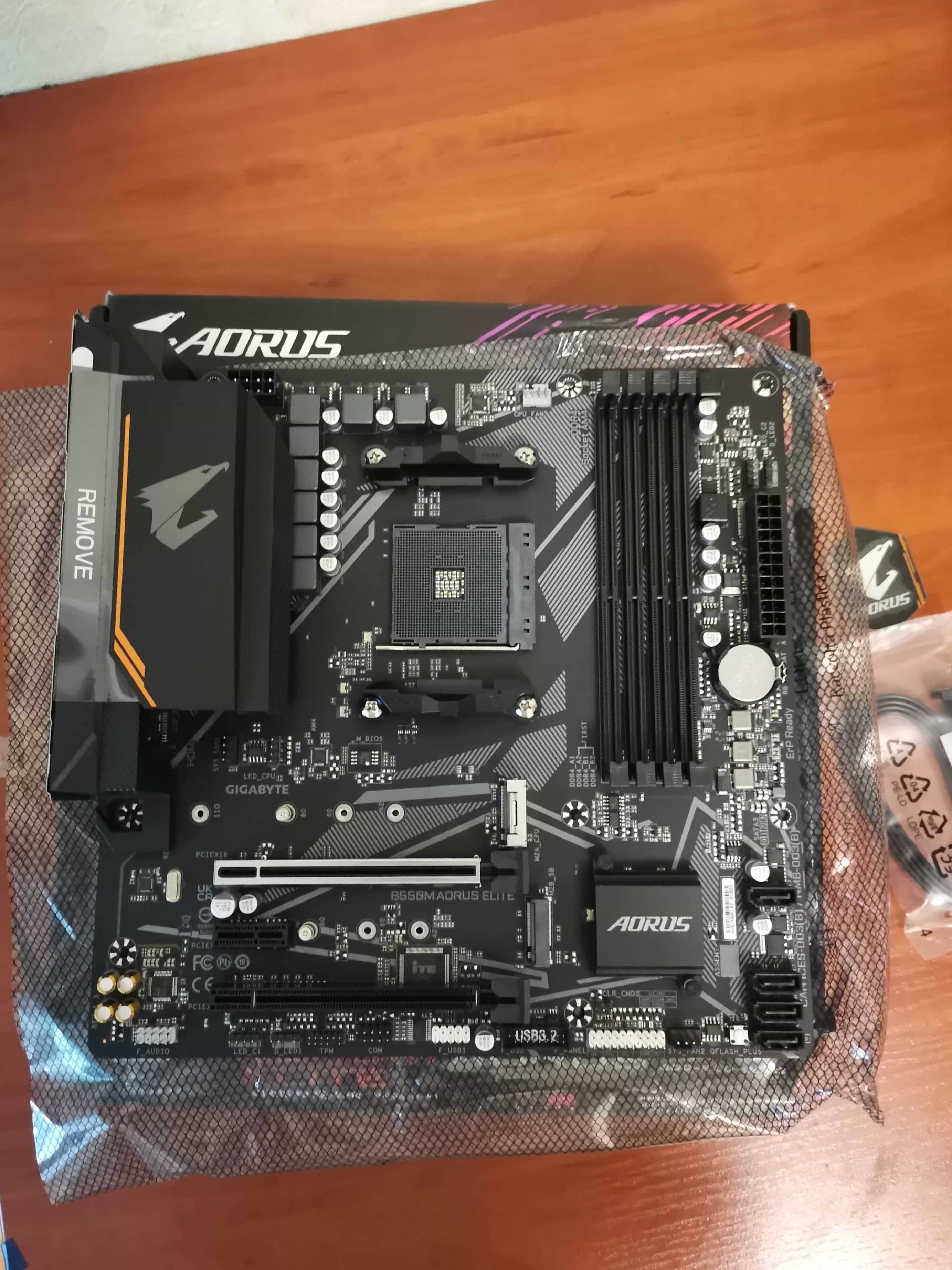 Gigabyte B550M Aorus Elite AM4 материнська плата