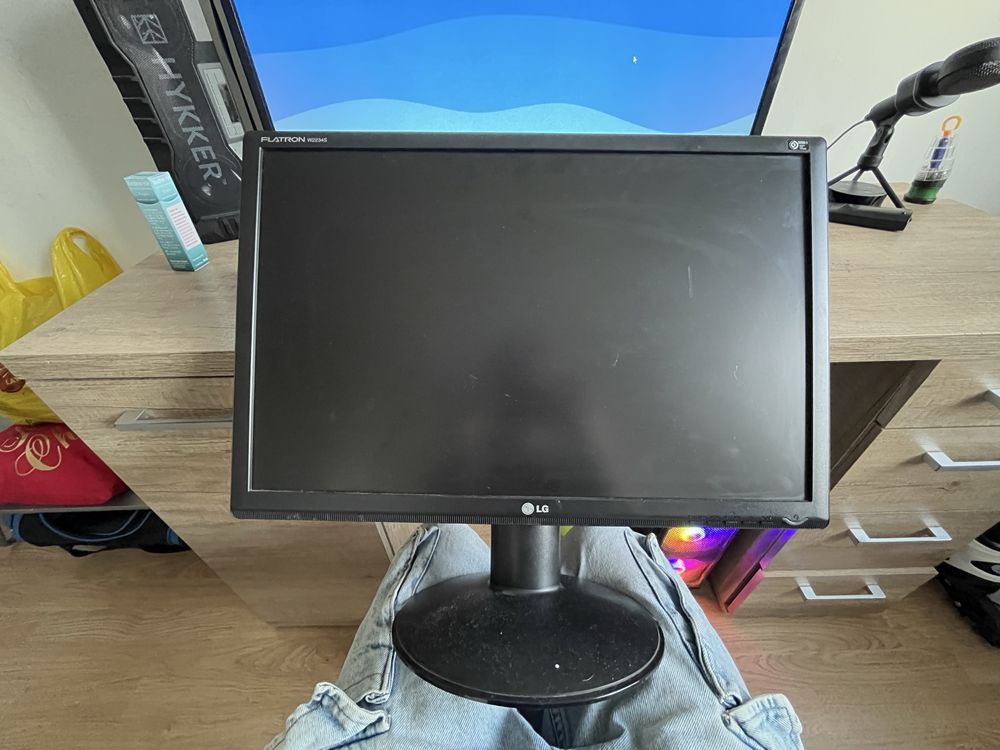 Monitor LG flatron W2234S