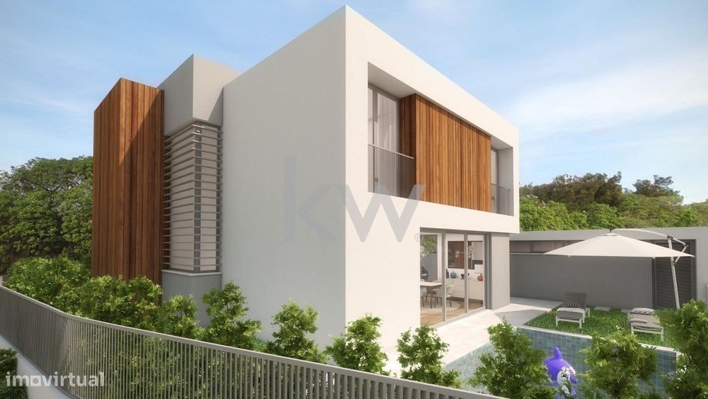 Moradia independente T4 em fase de construção em S. Domingos de Rana
