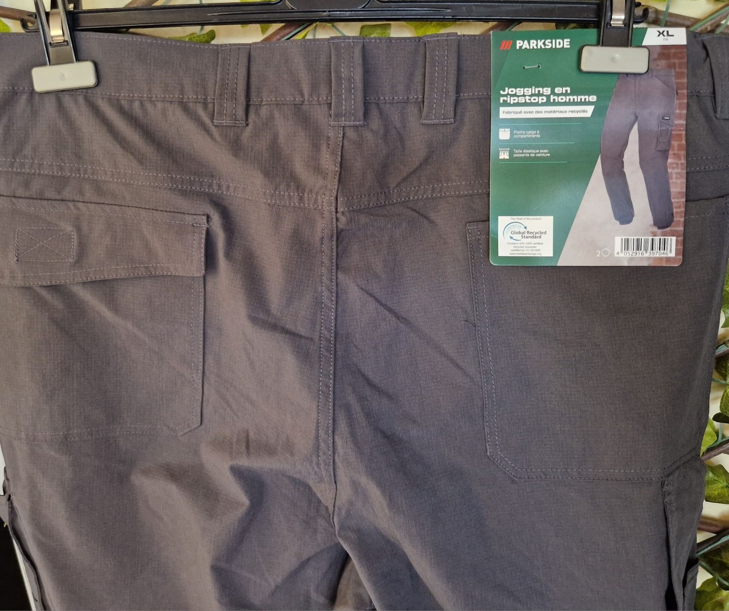Calças de trabalho novas em preto e cinza multibolsos
Elástico n 50 xx