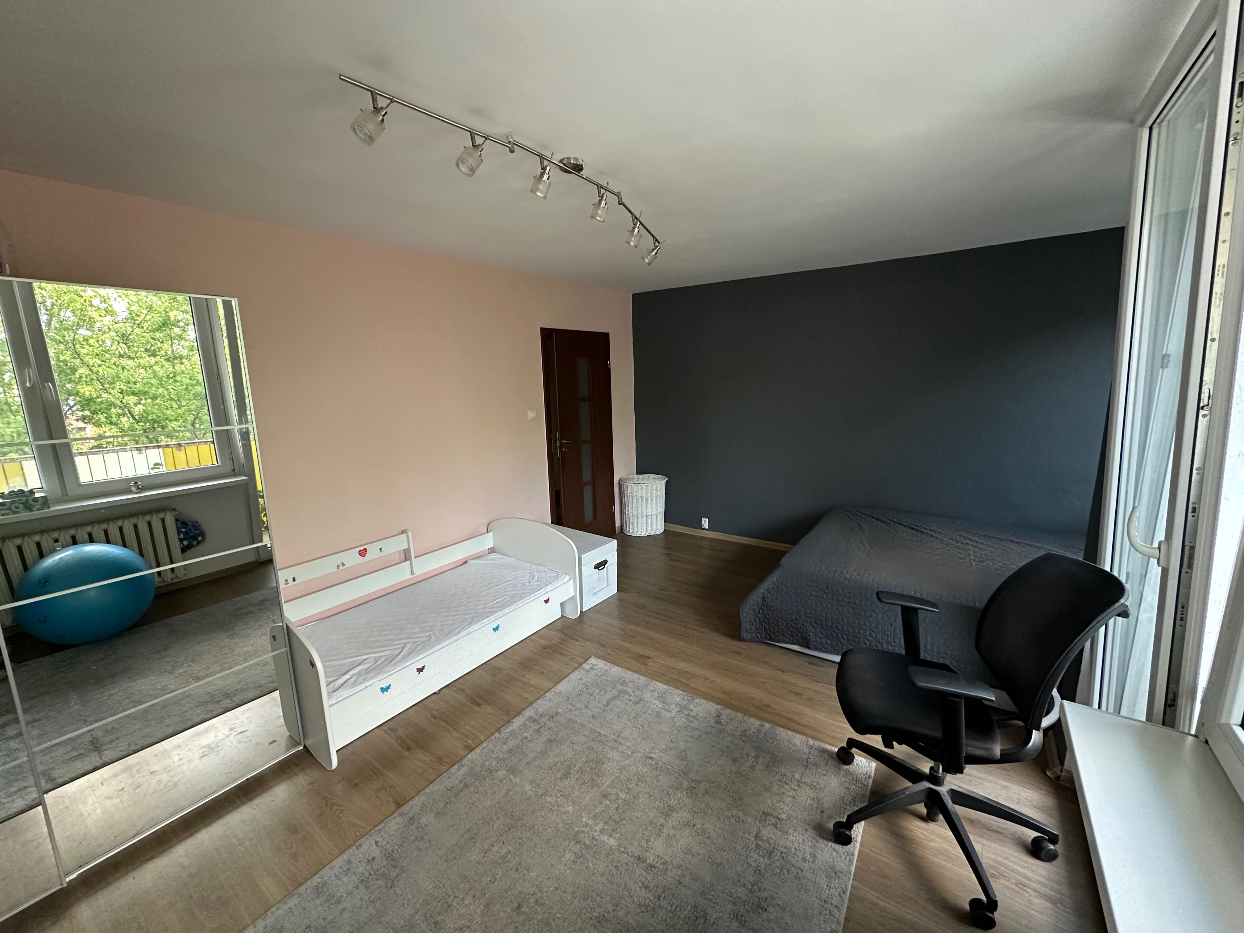 Wynajme pokój na Bemowie (21 m + balkon)