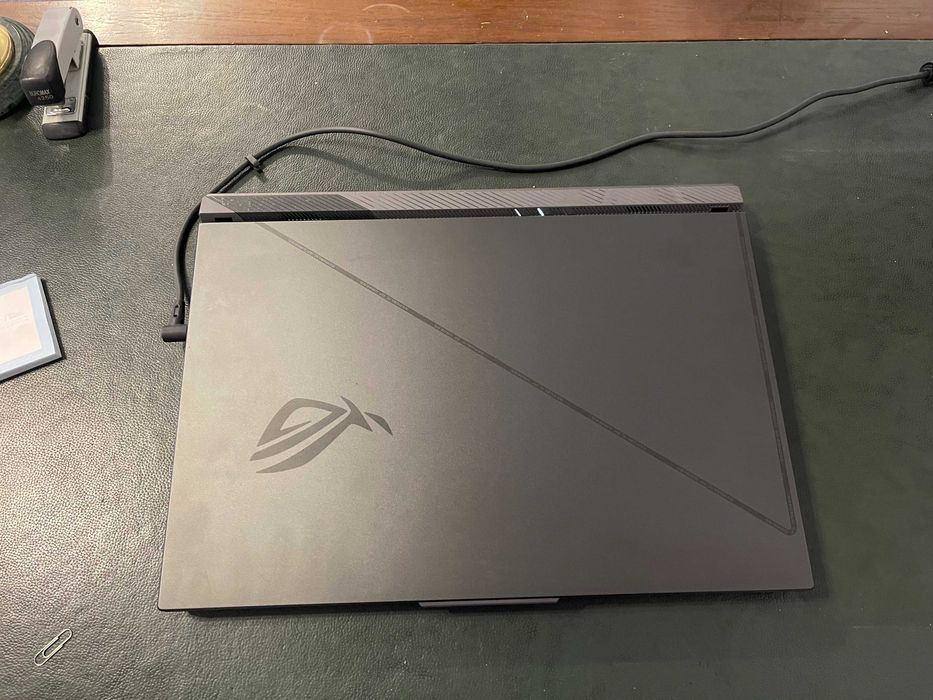 Ноутбук Asus Rog Strix G18 G814J i9-13980HX, RTX4070, 1TB SSD 16GB RAM
