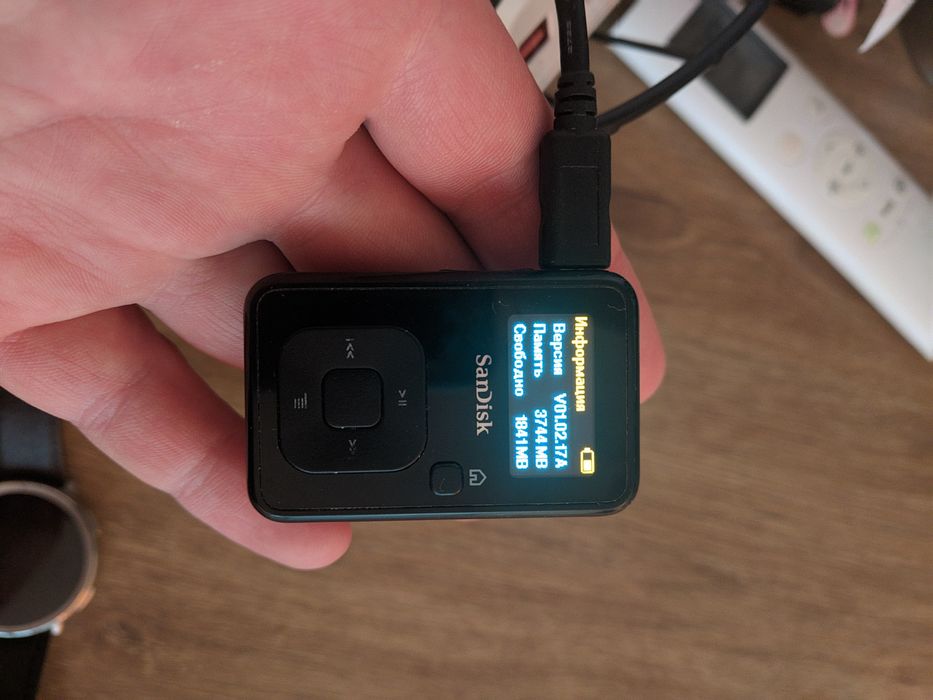 Плеєр Sandisc Sansa Clip plus