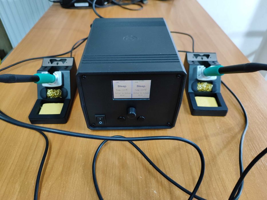 Двухканальна паяльна станція  на картриджах JBC з підставками