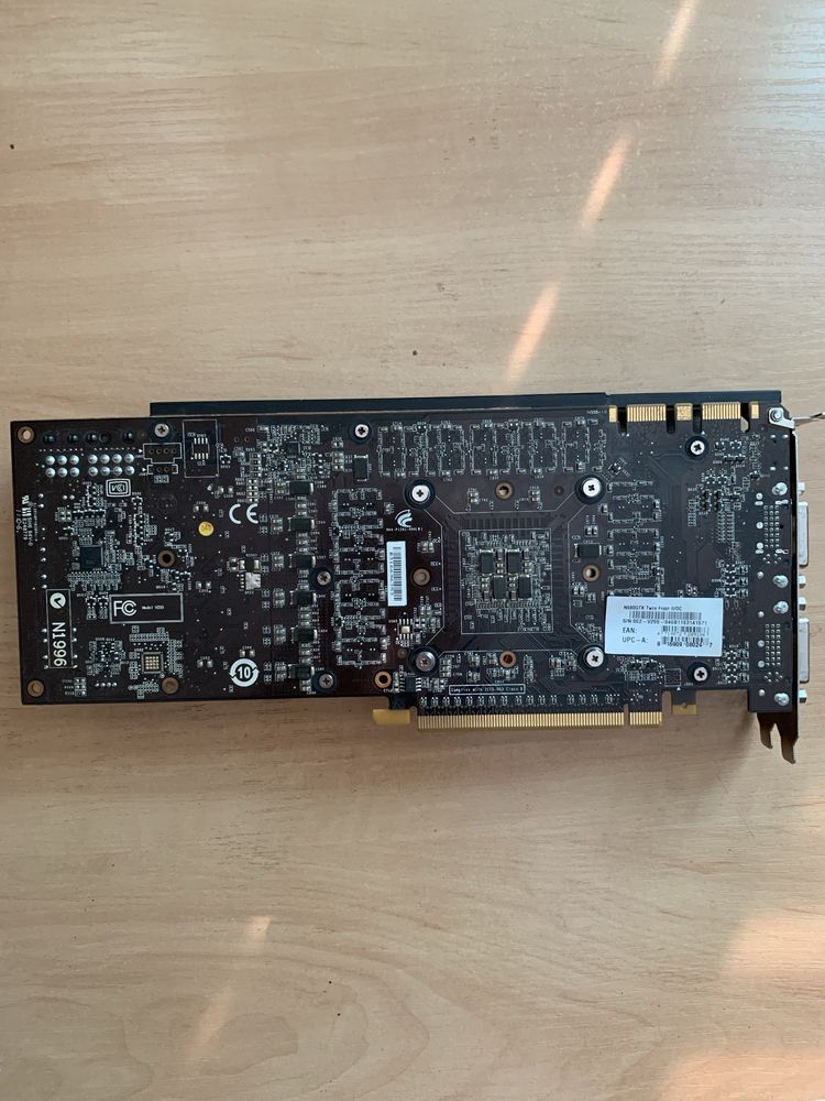 Видеокарта GTX 580 MSi Twin Forze ll/OC  1,5 gb.  384bit