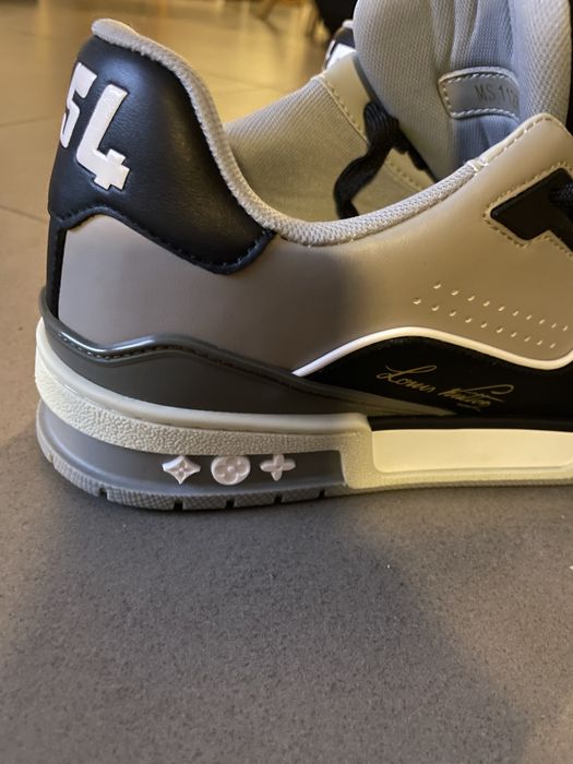 Sapatilhas LV sem uso