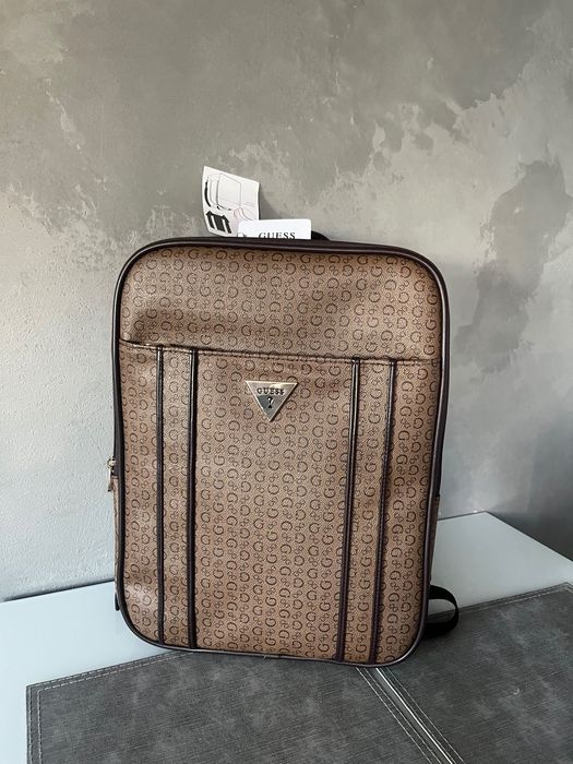 Plecak Guess premium duży rozmiar na laptopa tablet