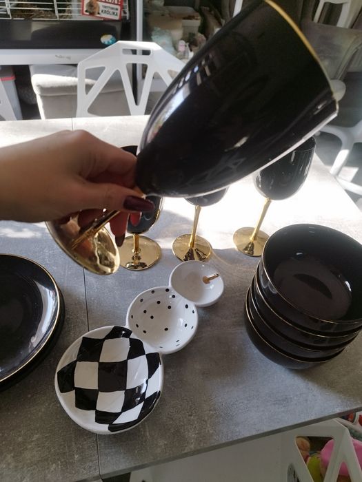 Home&You zastawa Glamoure czarno - złota.