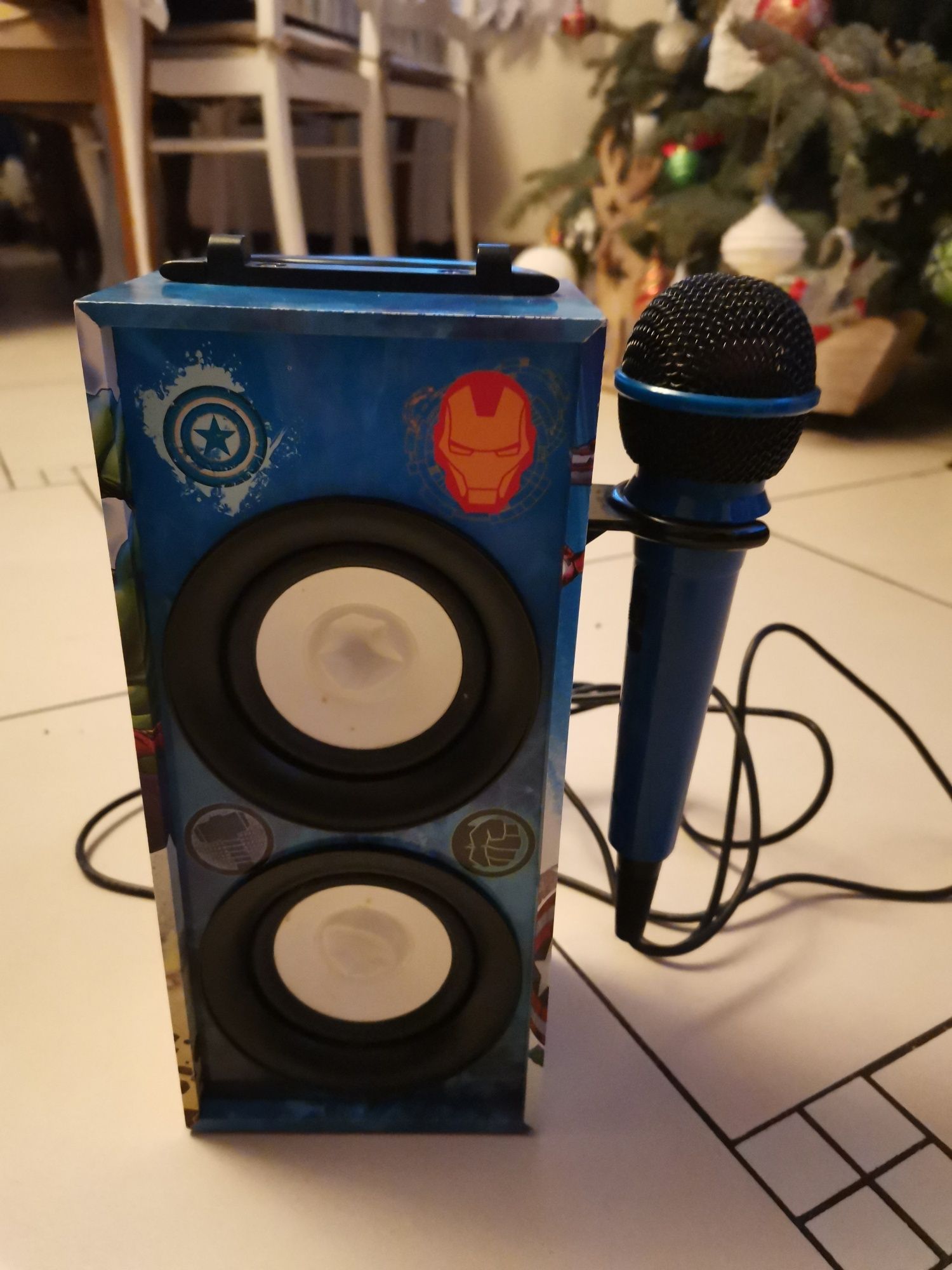 Głośnik z mikrofonem Avengers muzyka karaoke