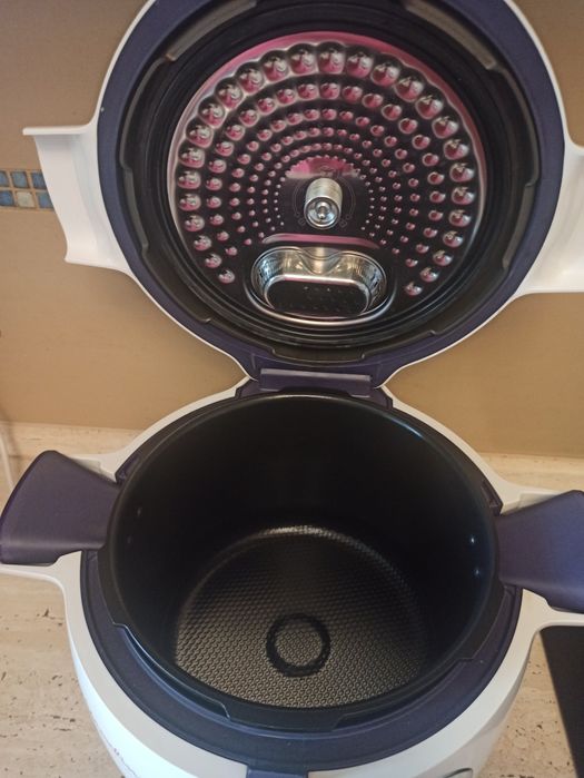 Мльтиварка-скороварка MOULINEX Cook4Me.