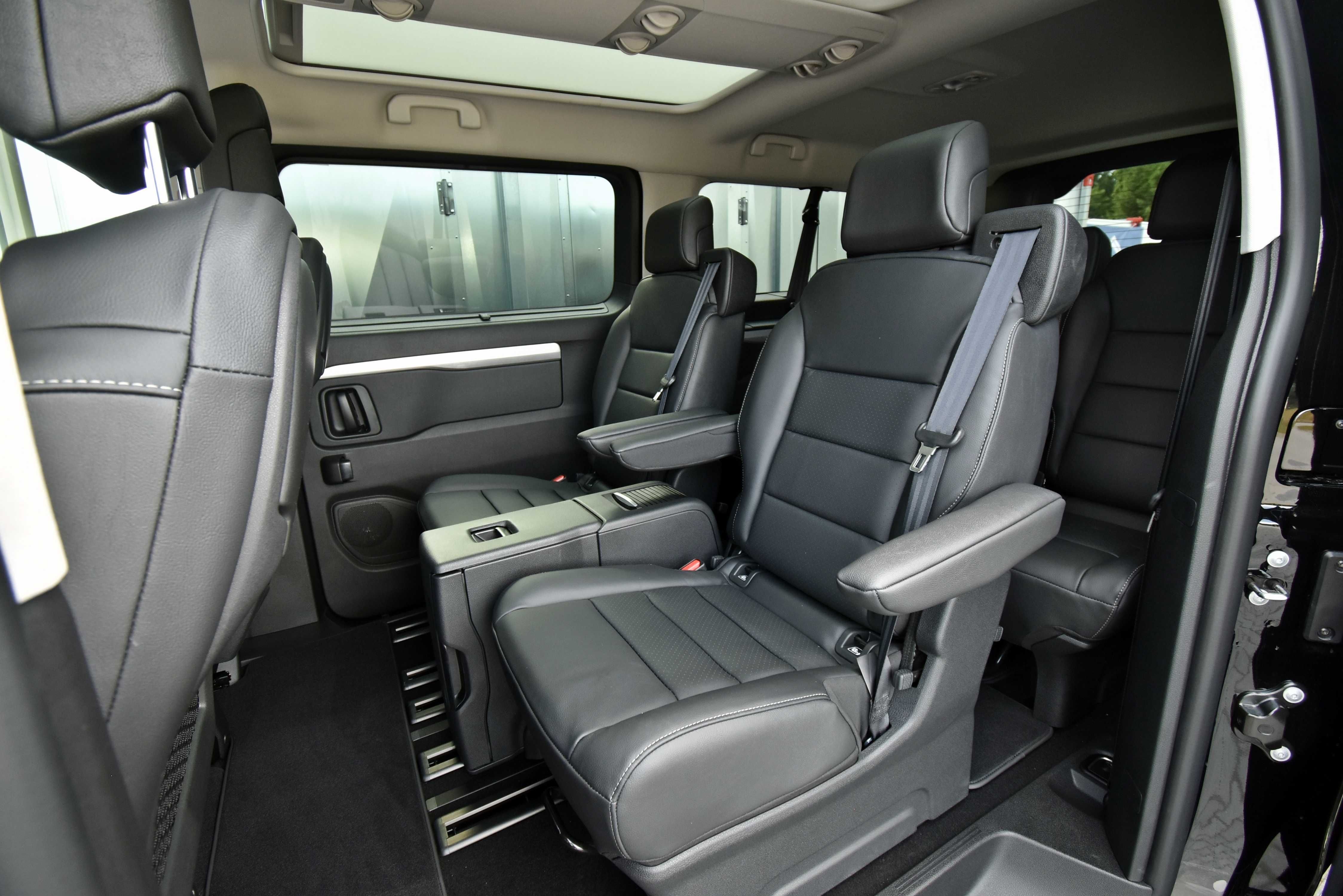 Wynajem busa 7 osobowy Automat 177KM  Wersja Long PREMIUM VIP