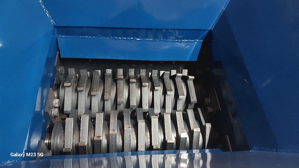 Rozdrabniacz dwuwałowy/Shredder sr 500mm silnik 5.5kw noże Hardox