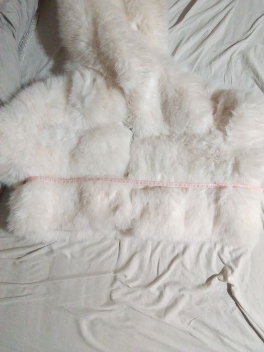 Przytulne ciepłe futerko (krótkie) iż głębokim wygodnym kapturem