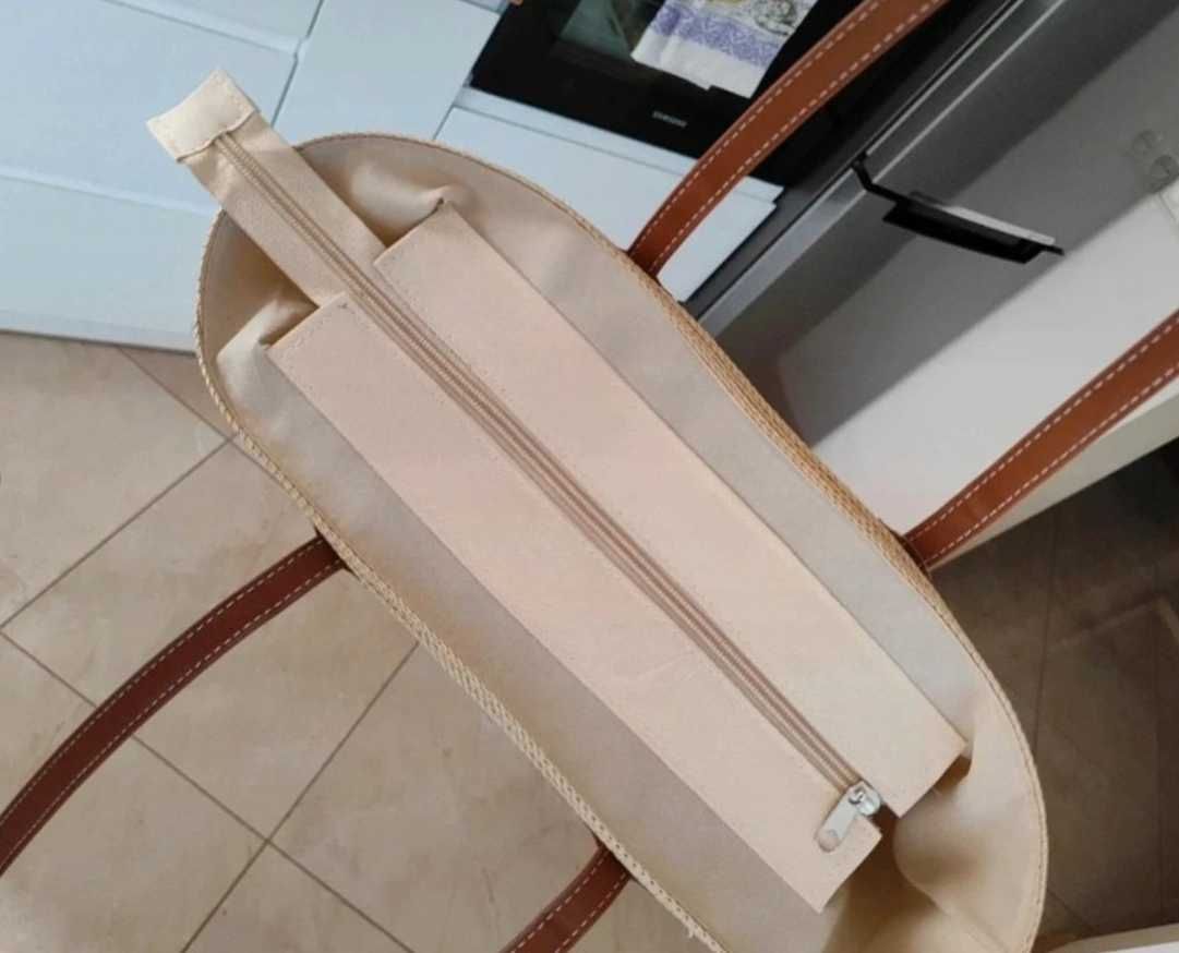 Torba na ramię torebka damska słomiana zasuwana pleciona kremowa Guess
