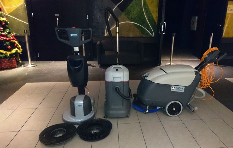 Sprzątanie biur, osiedli, mieszkań oraz biurowców dla firm - Warszawa