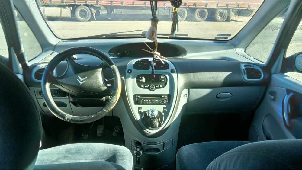 samochód osobowy Citroen Xsara picasso