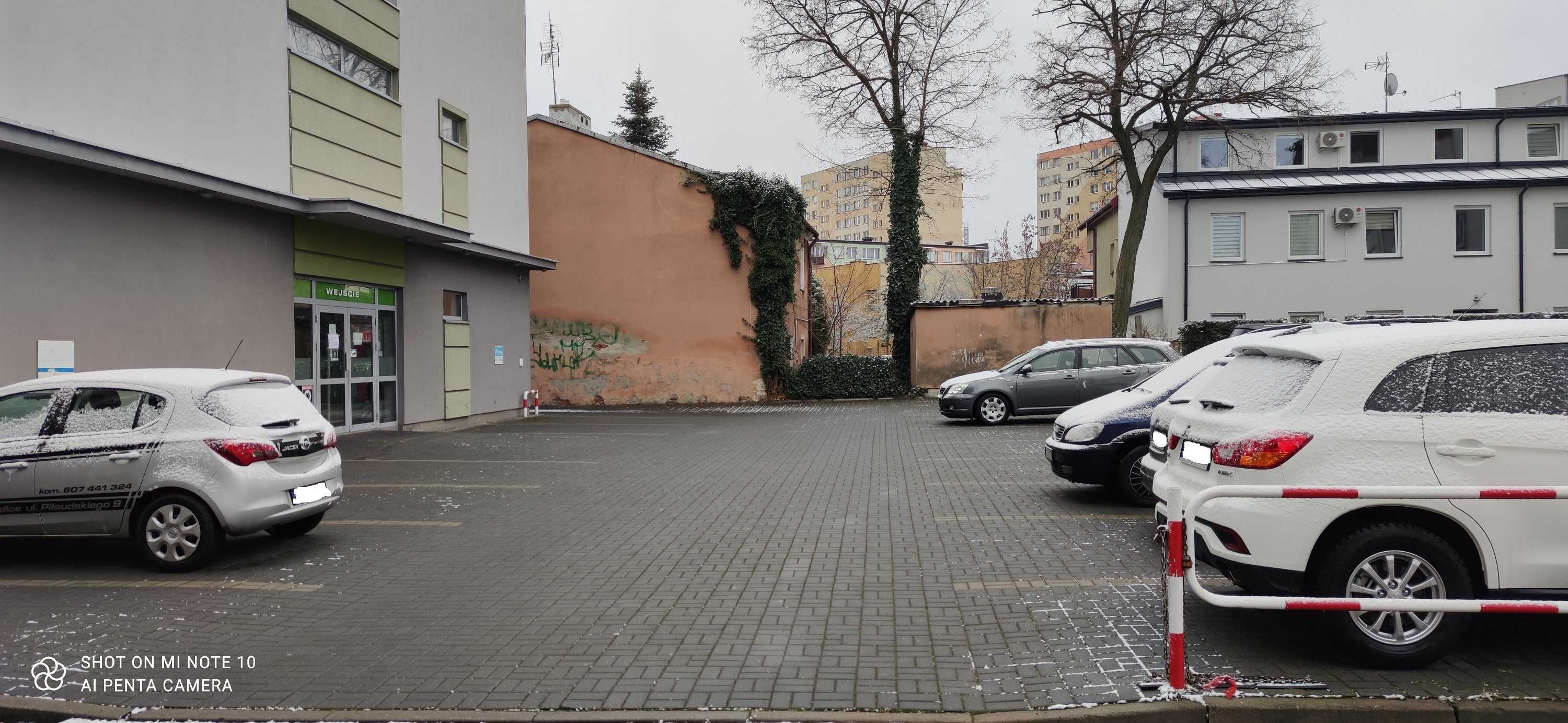 Wynajmę 1 lub 2 kondygnacje w budynku handlowym