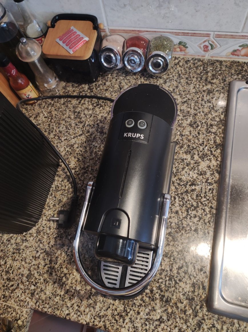 Máquina Nespresso Pixie