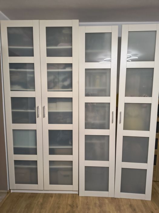 Drzwi do szafy pax z zawiasami samodomykającymi Bergsbo Ikea szklane