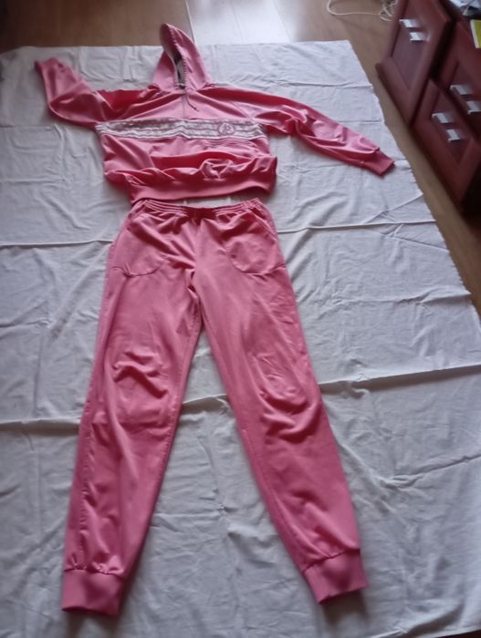 Dresy różowe sportowe